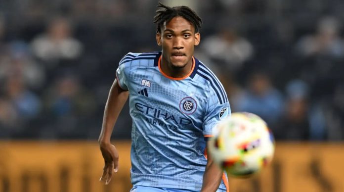 Christian McFarlane bek baru Manchester City