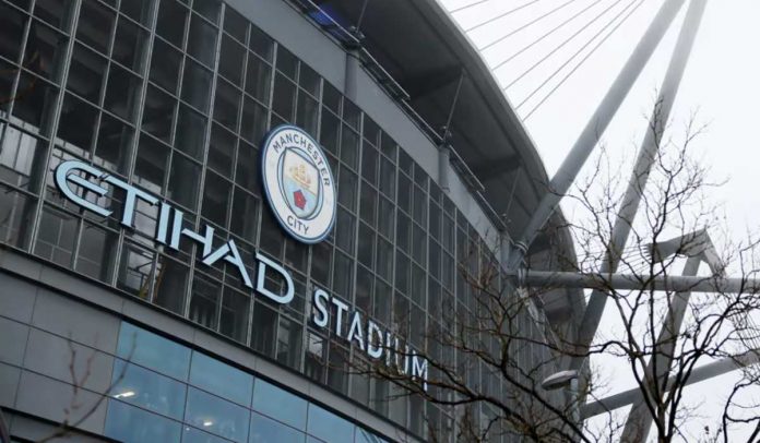 Stadion Etihad tampak dari luar