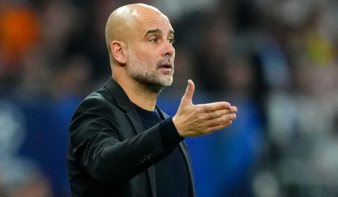 Pep Guardiola memberi instruksi di laga Real Madrid vs Manchester City