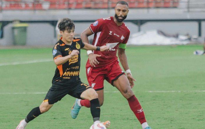 PSM Makassar menjamu Persija Jakarta di pekan ke-24