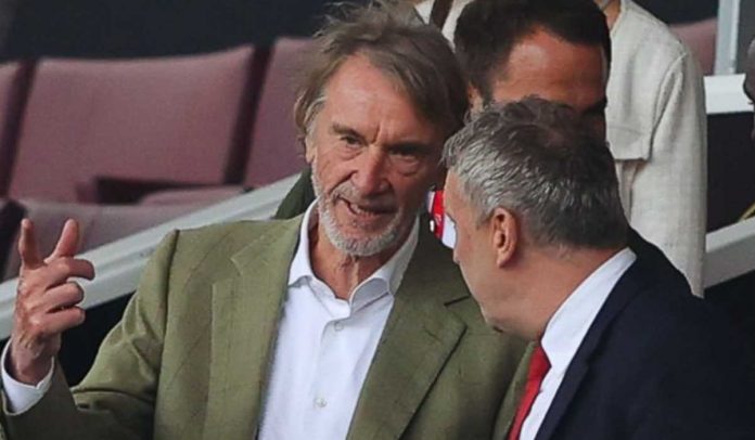 Jim-Ratcliffe-saat-menyaksikan-laga-Manchester-United