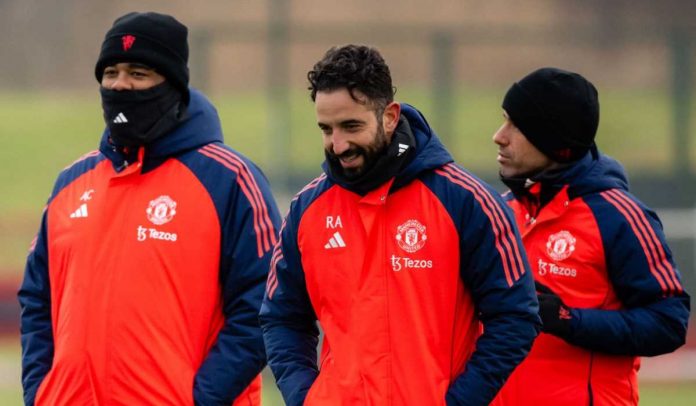 Ruben Amorim di sesi latihan tim Manchester United