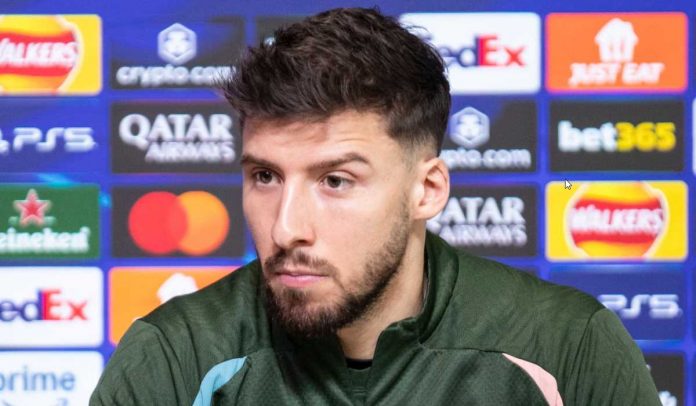 Ruben Dias dalam konferensi pers Manchester City