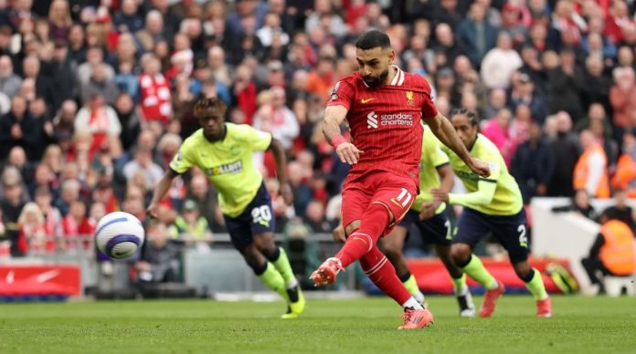 Mohamed Salah sang algojo penalti Liverpool