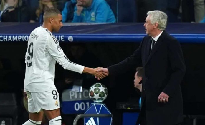 Kylian Mbappe dan Ancelotti seusai laga Real Madrid